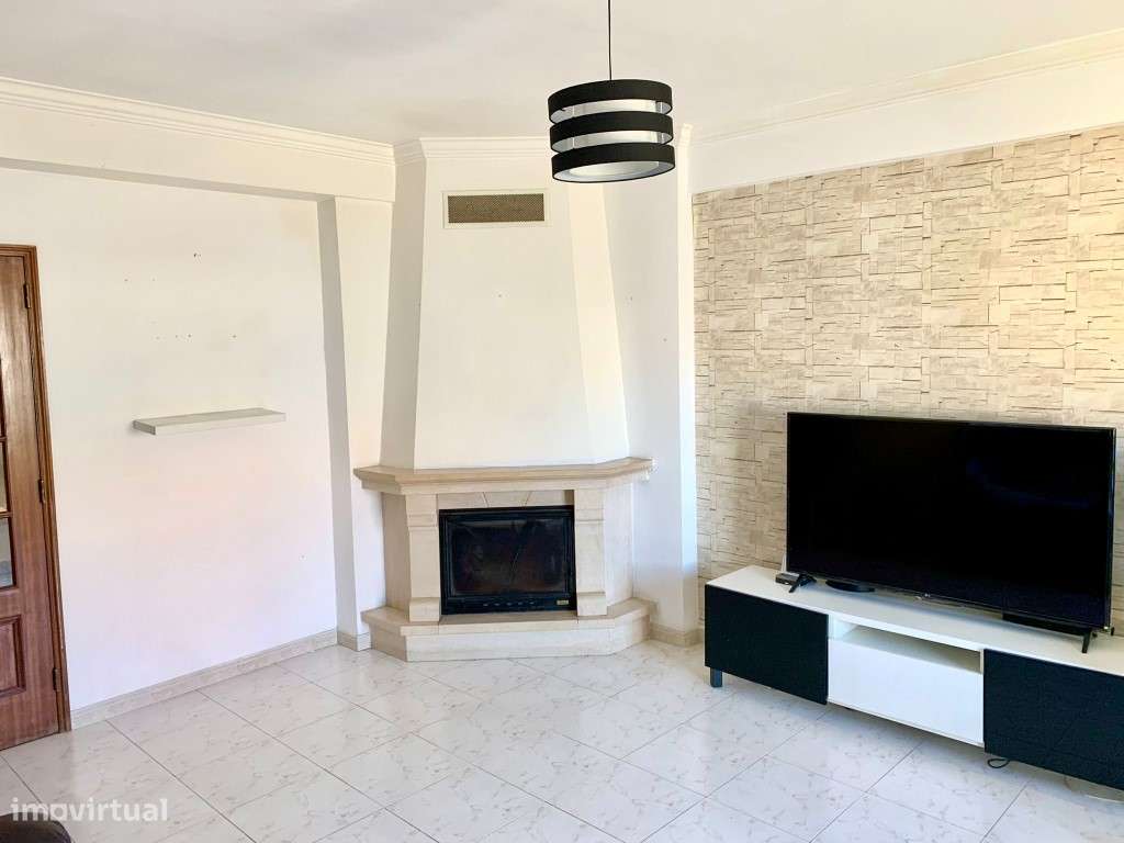 T1 muito espaçoso com 70m² e grande varanda-5