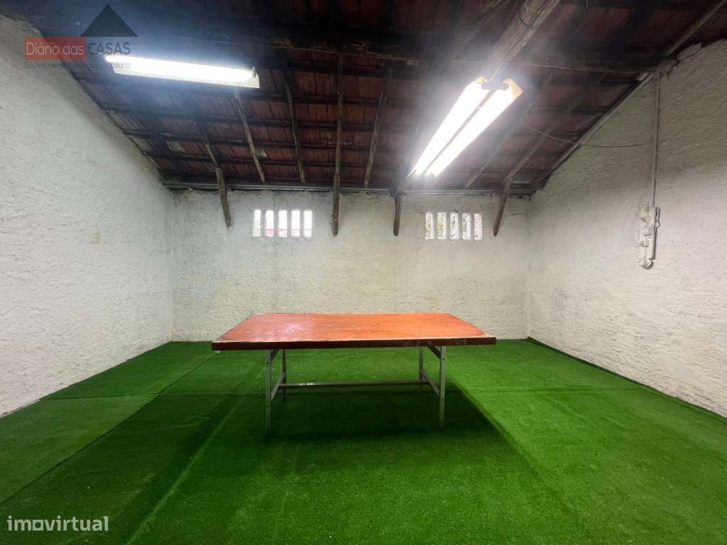 Moradia T4 com Lote de 690 m²-16