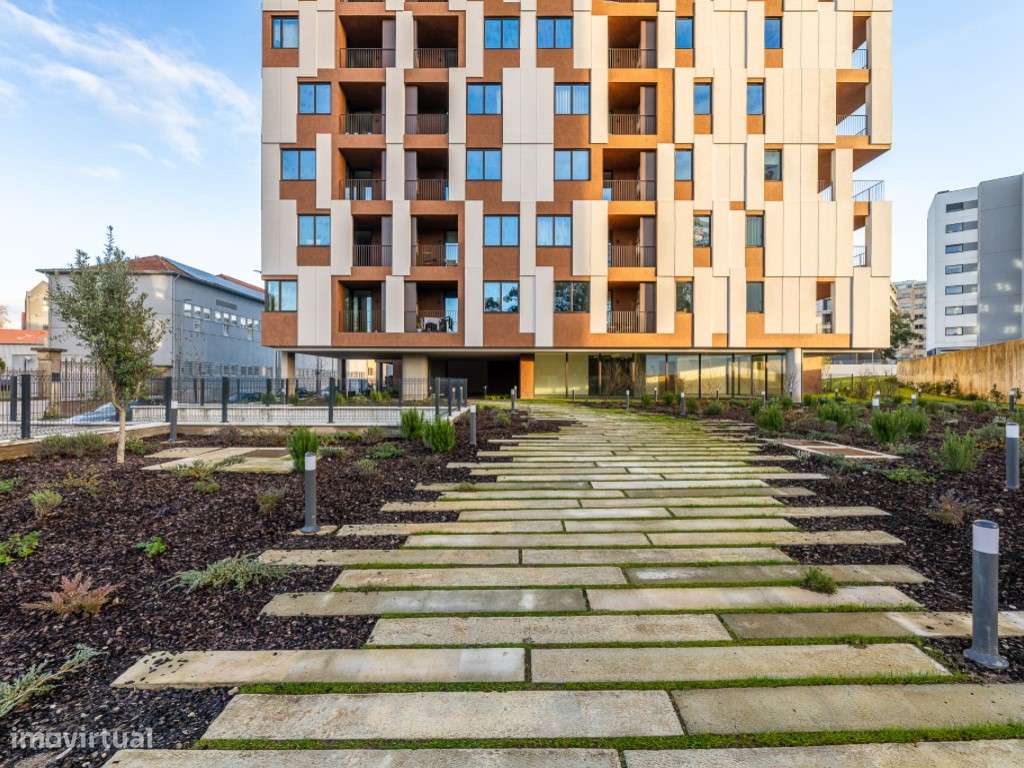 Apartamento T1 convertido em T2, inserido condomínio fechado - Empr...-28