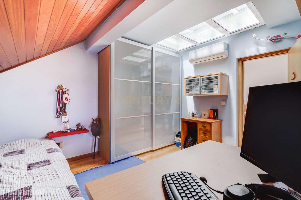 Moradia de Prestígio com 277m² | Garagem | Energia Solar | Feijó, Alma-21