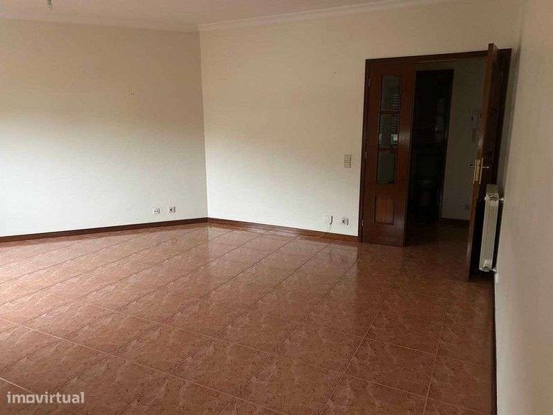 APARTAMENTO T2 para Arrendar em Mozelos - Grande imagem: 4/12