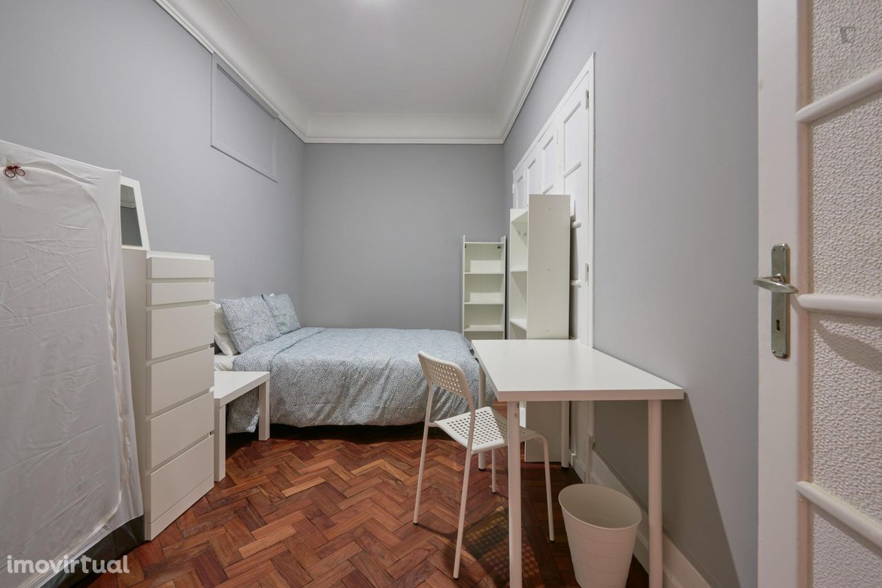 621254 - Quarto com cama de casal em apartamento com 14 quartos