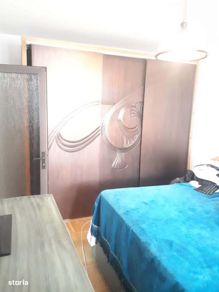 Apartament 2 camere Port et2/4 ,centrala,2 Balcoane 70 000 euro neg-7