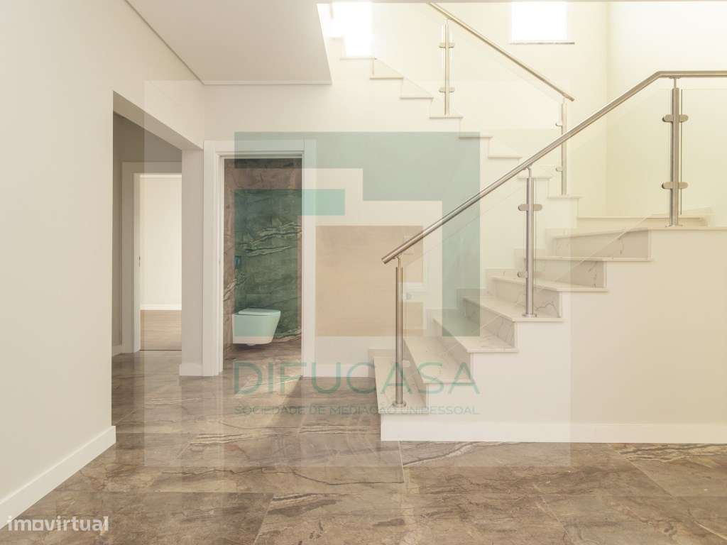 R128 Moradia T6 Azeitão-15