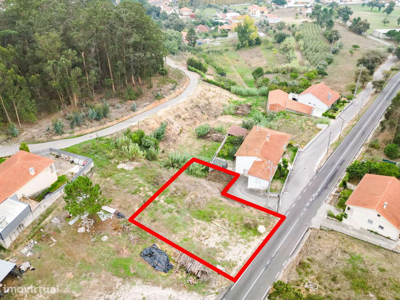 Espaçoso Terreno em Milagres, Leiria - 730m² para Construção - Grande imagem: 2/4