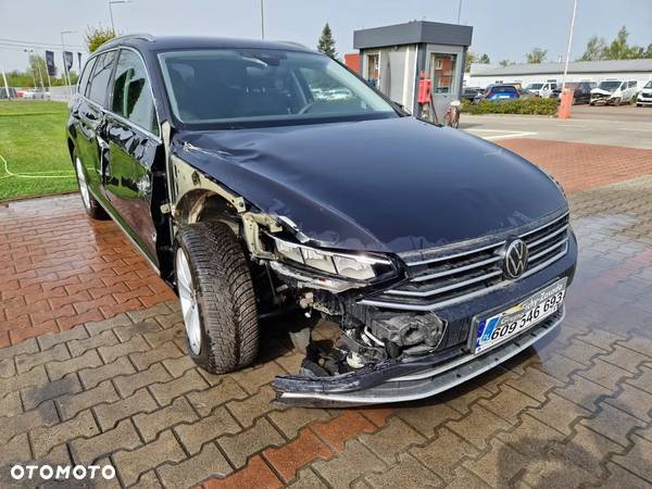 Volkswagen Passat 2.0 TSI Elegance DSG - 2