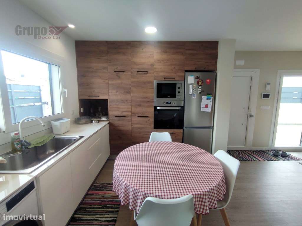 Moradia Geminada T3 Triplex, com Garagem e como Nova em Quinta do C...-8