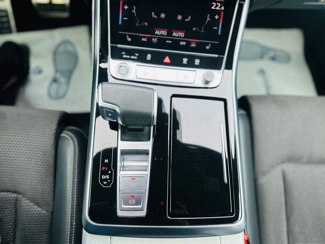 Audi Q8 3.0 55 TFSI e quattro Tiptronic - 8