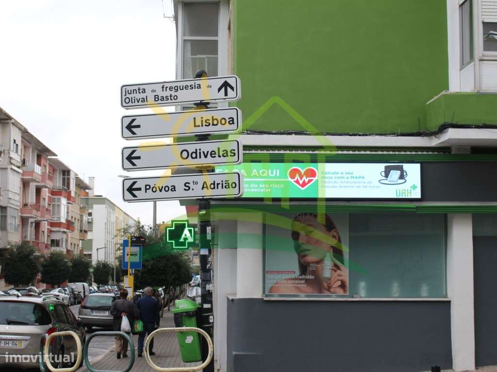 T3 Olival Basto a 10 min a pé do Metro-43