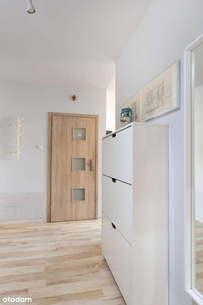 Ładne, z dużą loggią z 2010 r. piwnica, garaż-12