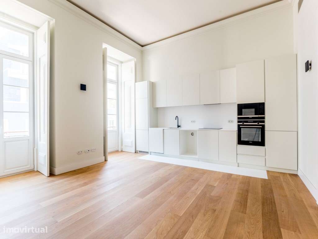 Apartamento T2, em prédio recuperado com elevador no Chiado - Grande imagem: 5/38