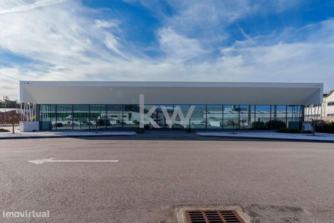 MAGNÍFICAS INSTALAÇÕES COM NAVE INDUSTRIAL/COMERCIAL E ESCRITÓRIOS NA - Grande imagem: 4/60