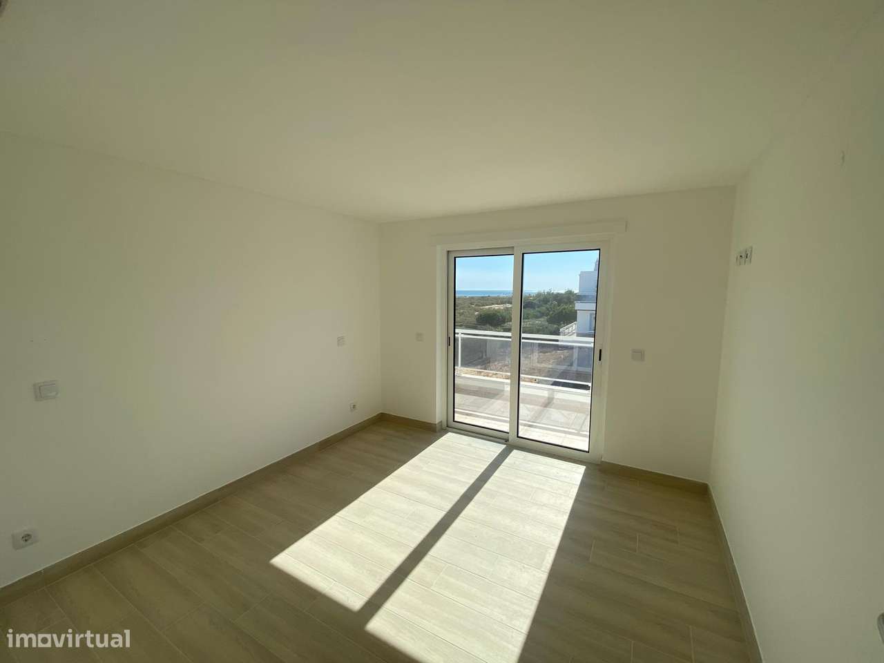 Condomínio Pés na Água T0 e T1 Duplex, na Praia da Lota, Algarve-44