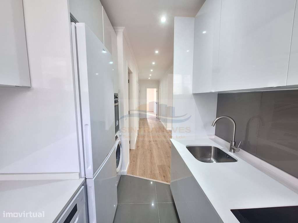 Magnífico T3 totalmente remodelado com varanda- Queluz-6