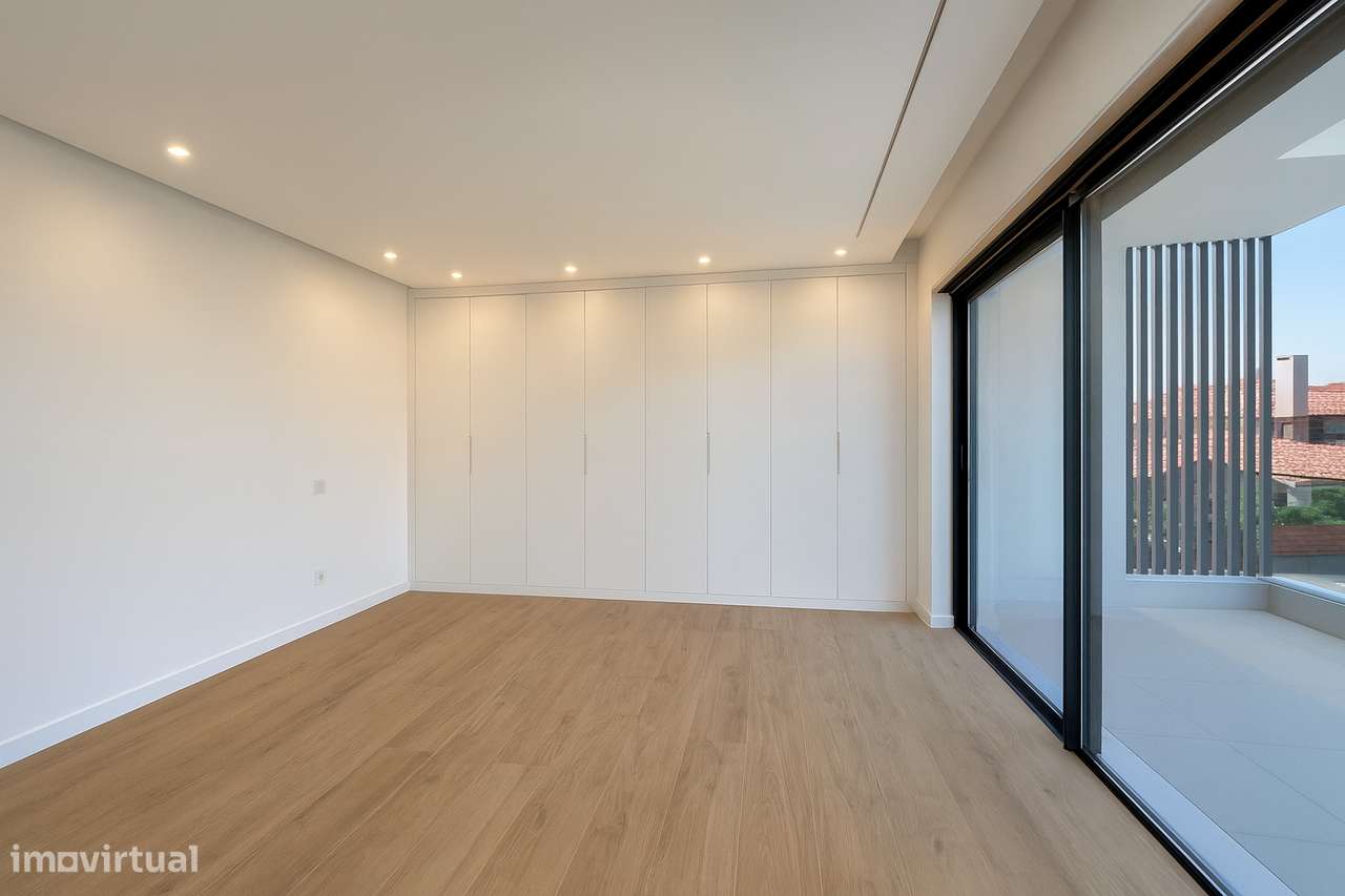 PARA VENDA: Moradia T4 Isolada com Jardim e Piscina na Aldeia de Juzo,-11