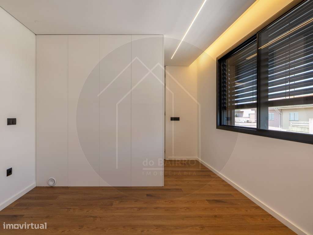 Moradia T4 com Piscina, design moderno, em Vila Nova de Gaia-26