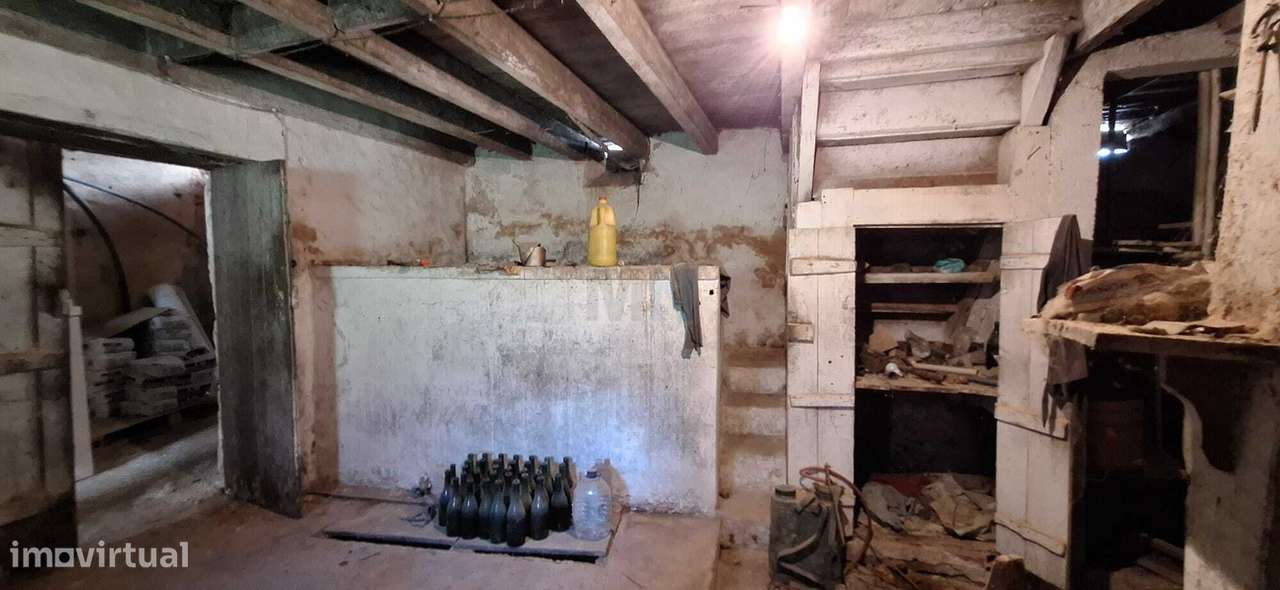 Moradia  para remodelação com Elevado Potencial em Anagueis-13