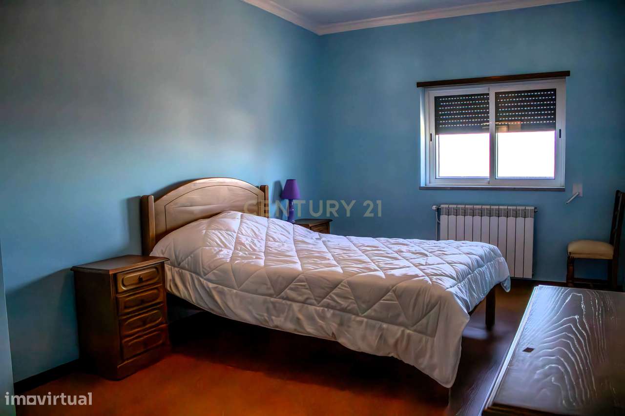 Moradia moderna | 3 pisos | Vila Nova Foz Côa-40