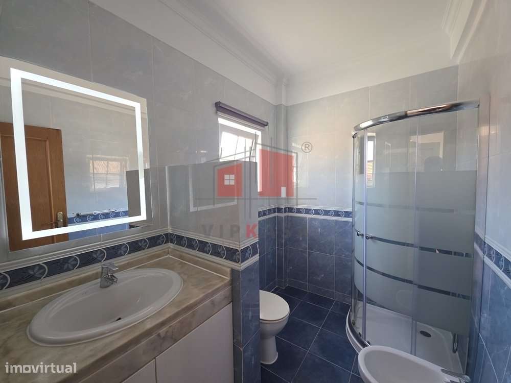 Moradia T4 com Piscina em 900 m2 de lote-9