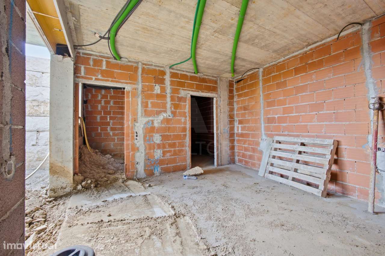 Moradia T4 com piscina em lote de 759m2 em Amoreira Óbidos-30