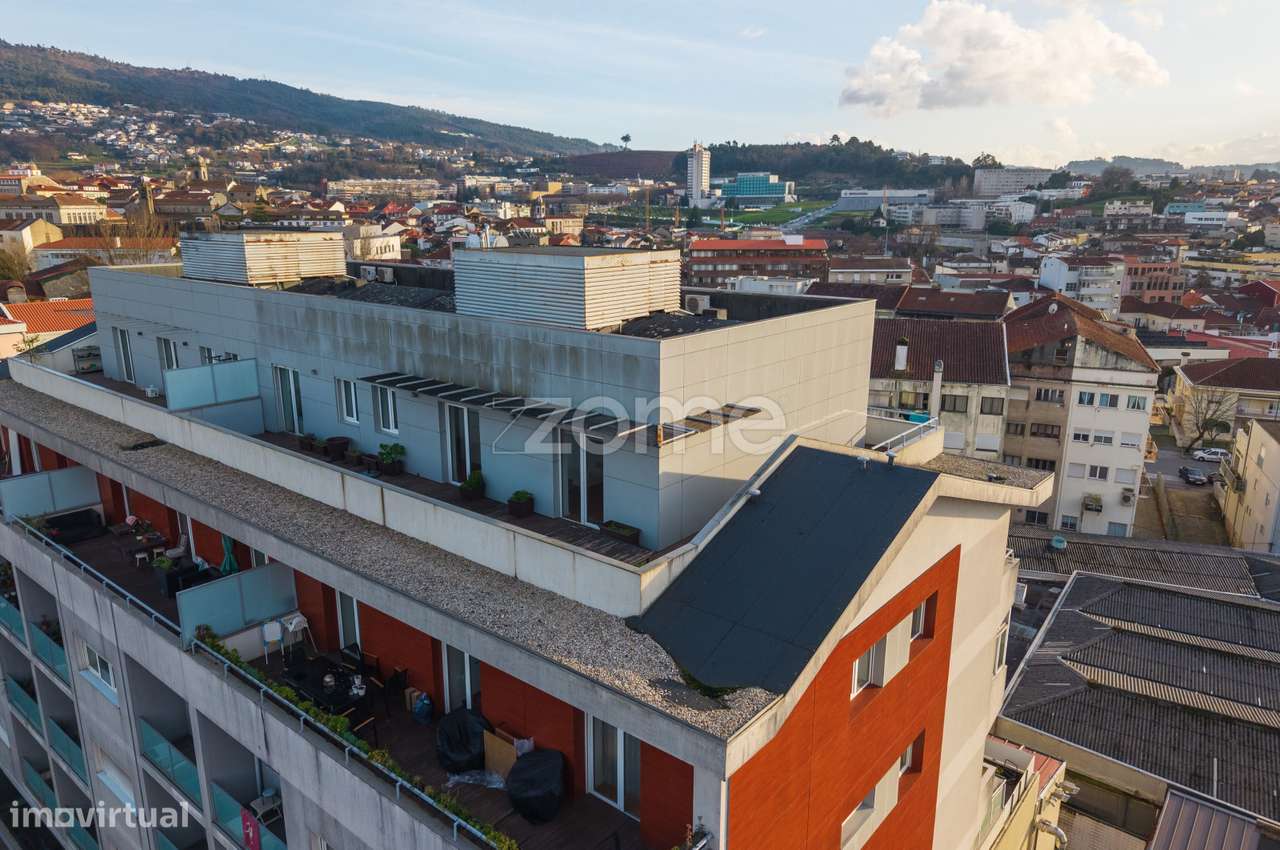 Exclusivo T2 com Terraço Panorâmico no Coração de Guimarães - Grande imagem: 4/35