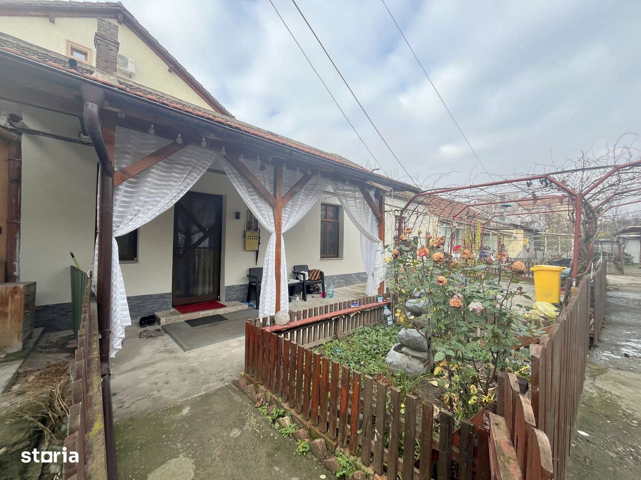 Apartament cu 3 camere, curte comuna, zona Mehala - Imagine principală: 1/20