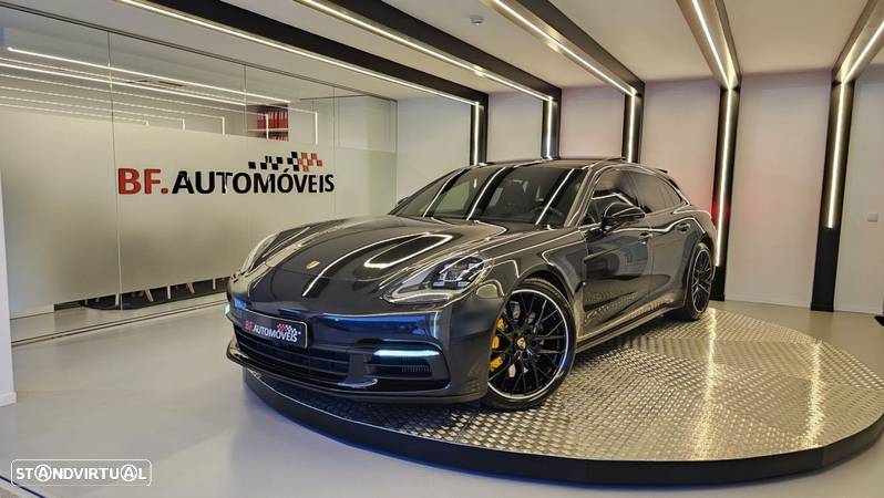 Porsche Panamera Sport Turismo 4 E-Hybrid 10 Years Edition - 1