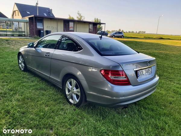 Mercedes-Benz Klasa C 180 Coupe BlueEFFICIENCY 7G-TRONIC - 12