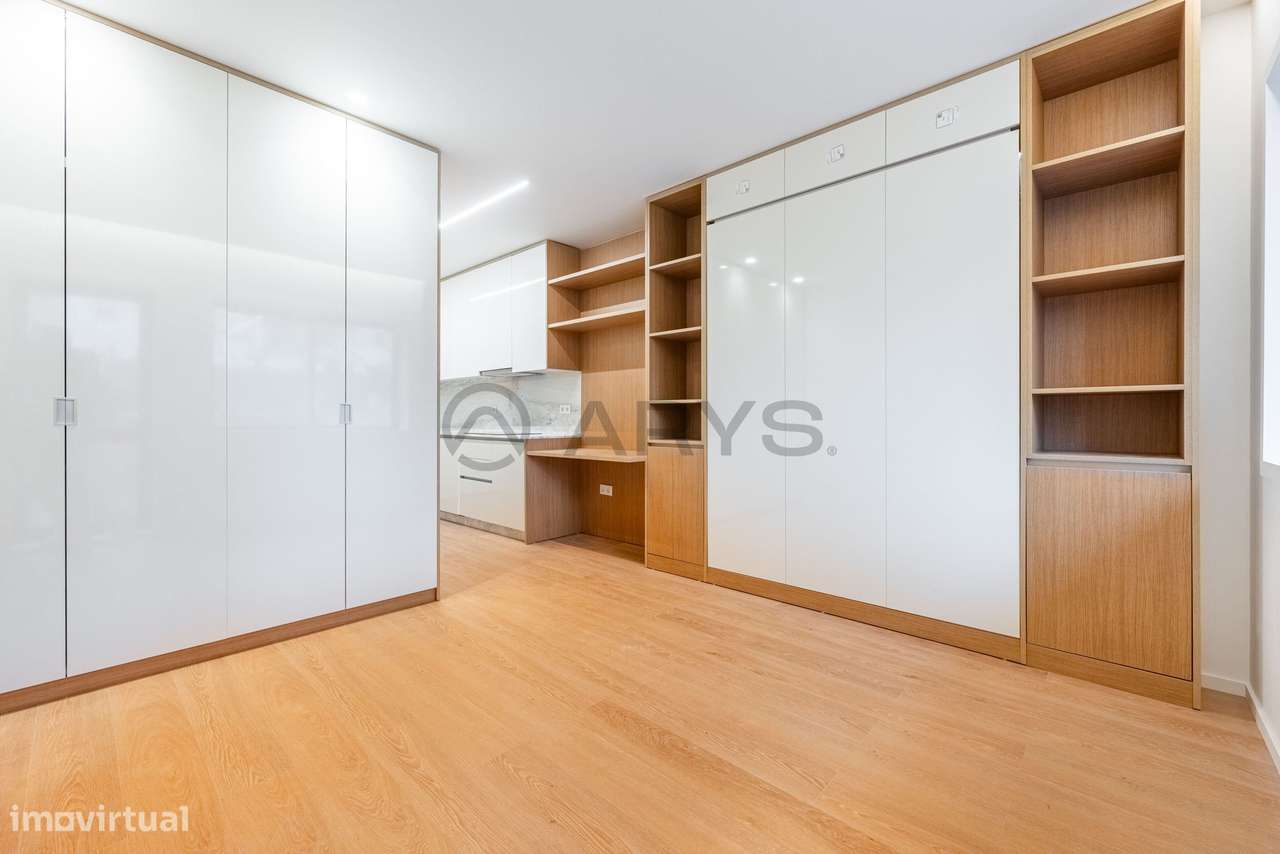 Apartamento T0 Remodelado com Terraço no Centro de Braga-4
