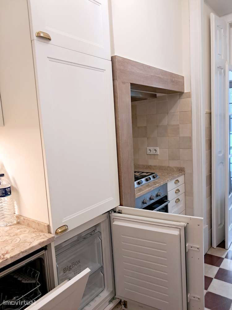 Elegante T3+ 1 com JARDIM privativo Próximo Metro Alameda-10