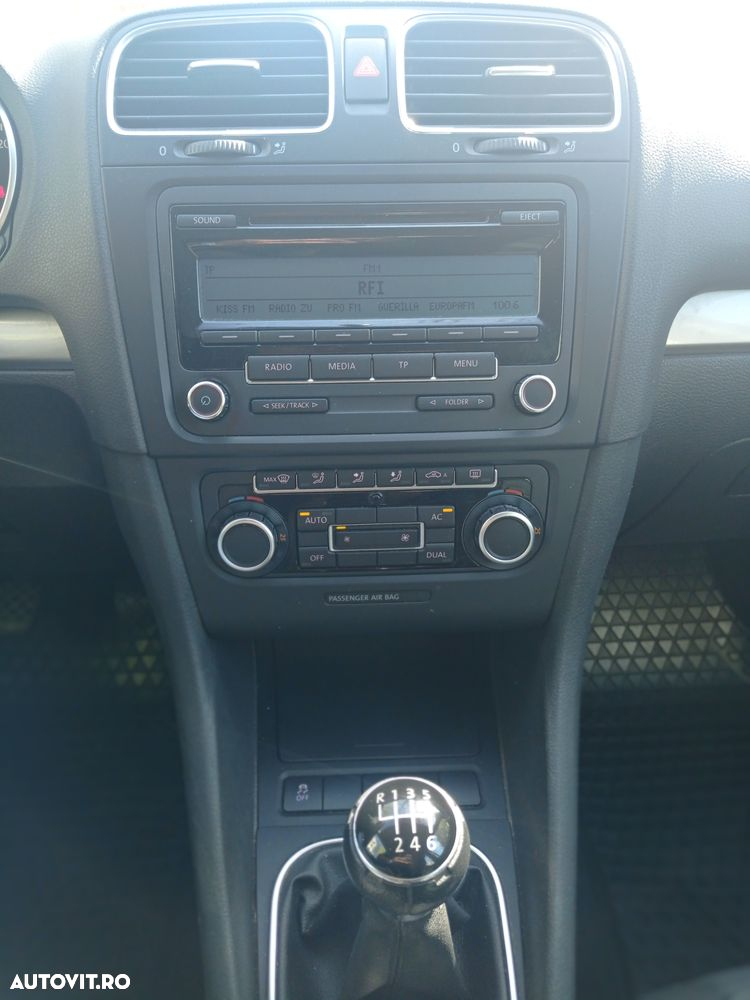 Volkswagen Golf - 10