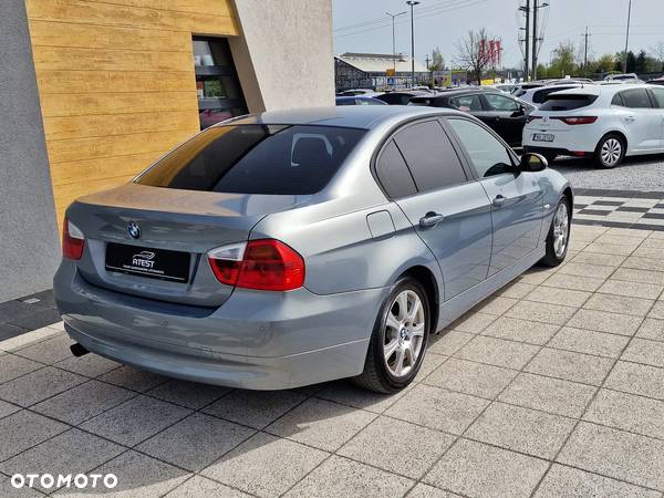 BMW Seria 3 320i - 6