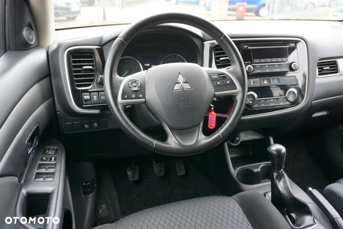 Mitsubishi Outlander 2.0 Intense 2WD - 11