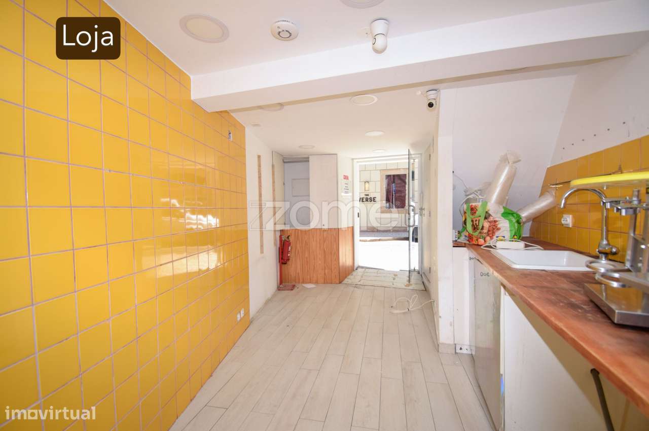 Loja em Exclusivo Totalmente na icónica Rua de São Bento - Grande imagem: 3/10