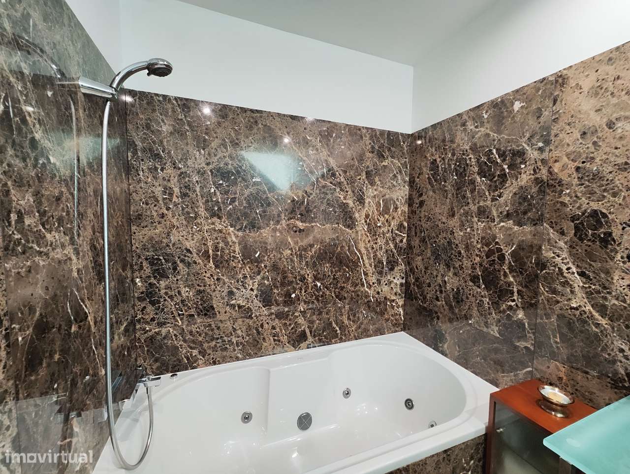 Vende-se moradia de luxo-43