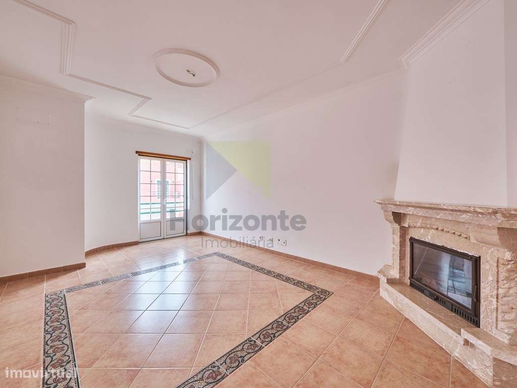 Moradia T4 com Excelente Localização-21