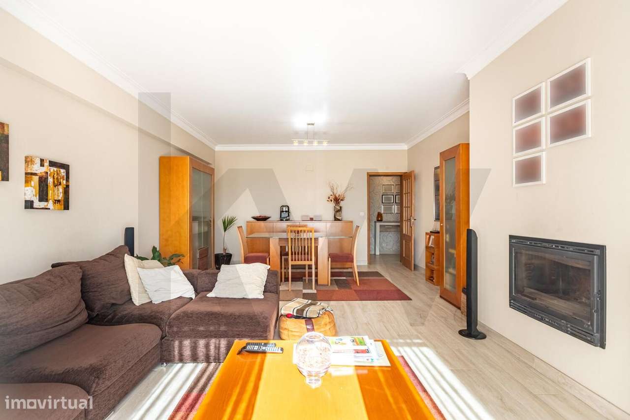 EXCELENTE T3 | PARCIALMENTE RENOVADO | QUINTA GRANDE - Av. dos Moinhos-24