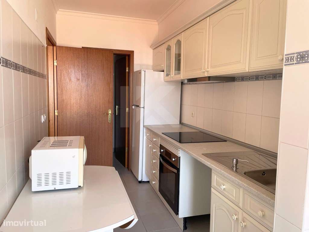 Apartamento T1 no Caniço de Baixo - Vista Mar e Estacionamento-11