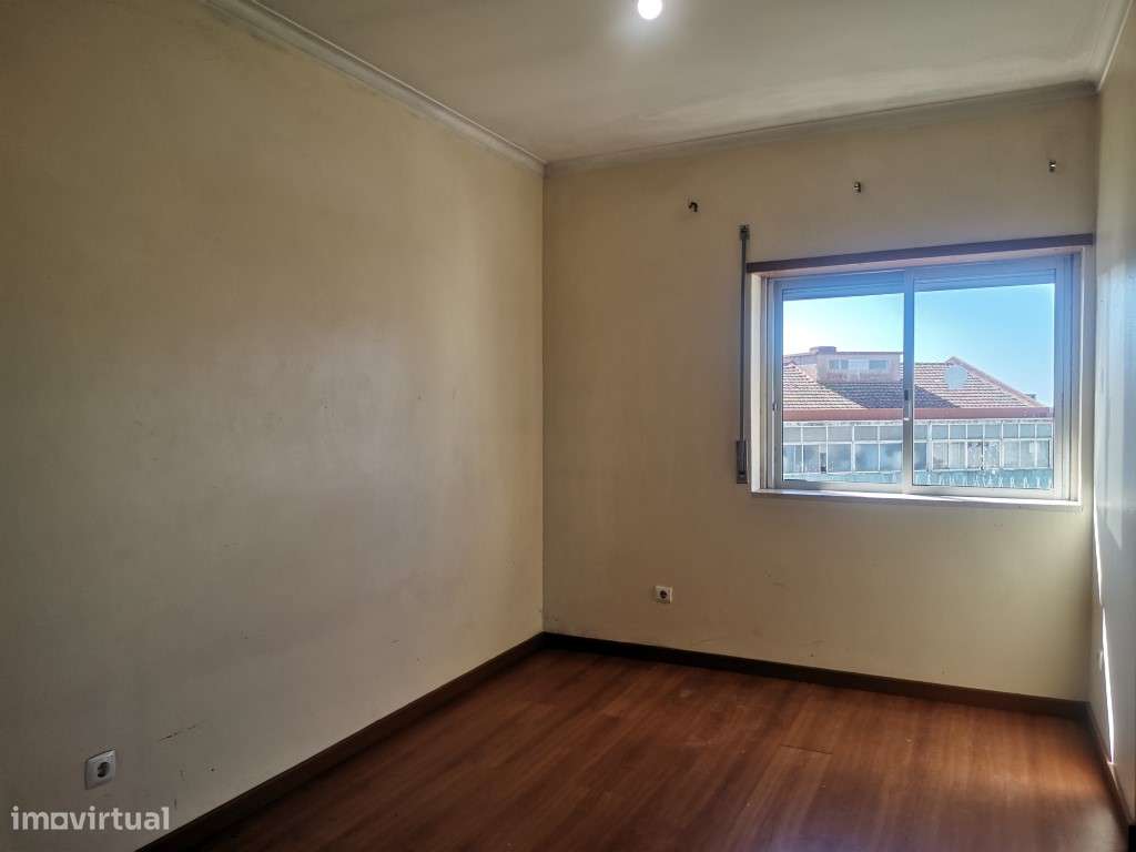 APARTAMENTO T2 NO PENDÃO, QUELUZ-13