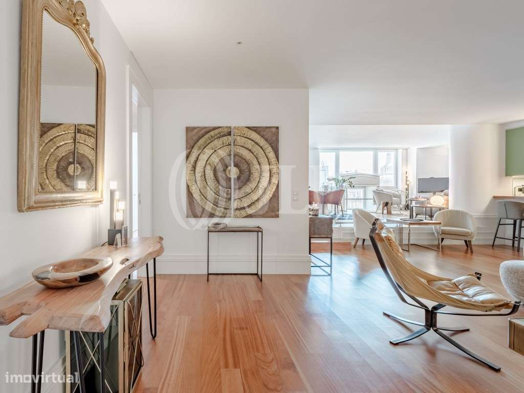 Apartamento T3 com dois lugares de garagem em Aliados, Porto-9