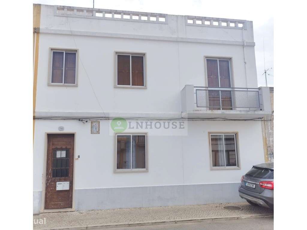 Exclusivo LNHOUSE: Prédio Inteiro / Venda Conjunta de Dois T2 no Ce...-0