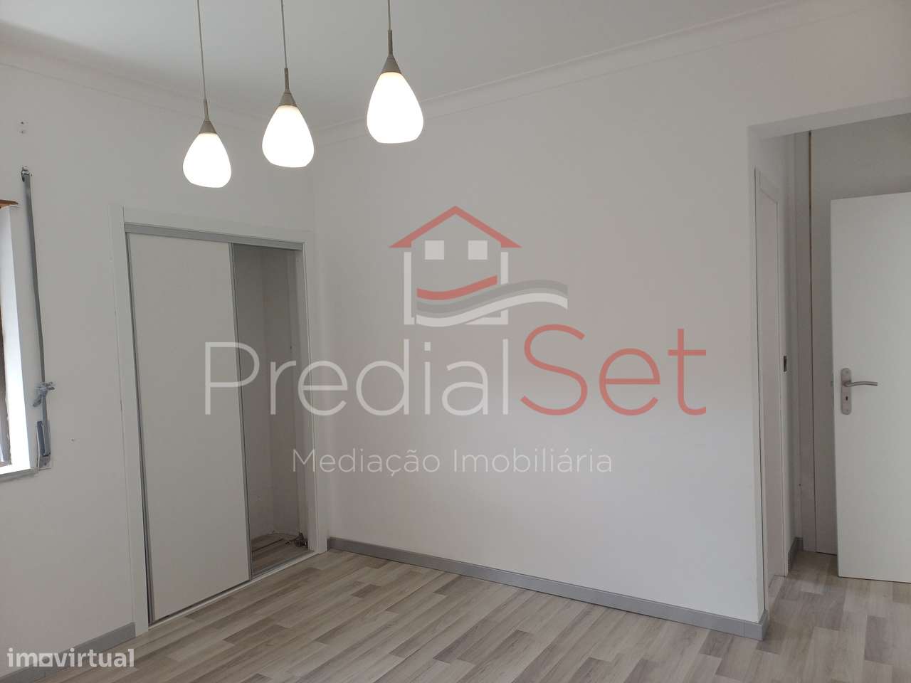 Apartamento T4  em Monte Belo Norte -Setúbal-15