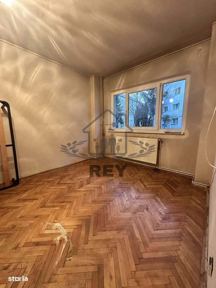 Garsonieră de vânzare Zona Siretului-C. Dumbravii-0