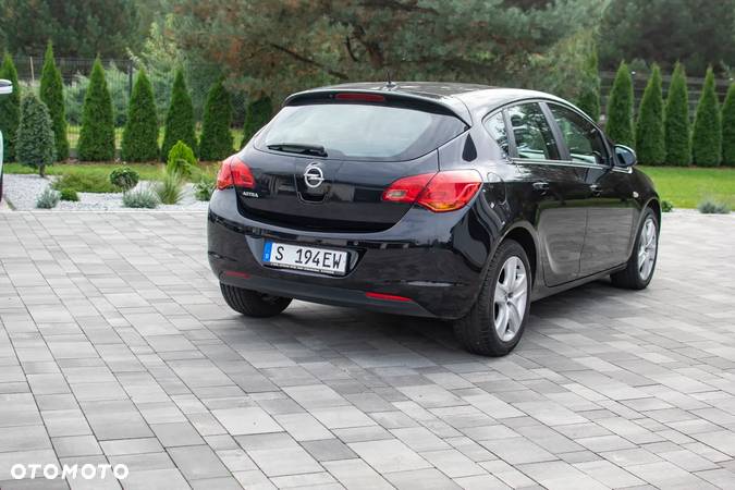 Opel Astra - 20