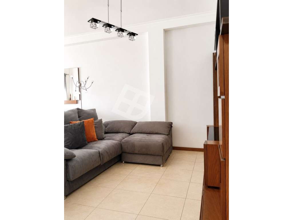 Apartamento T2 Mobilado em Localização Privilegiada-8
