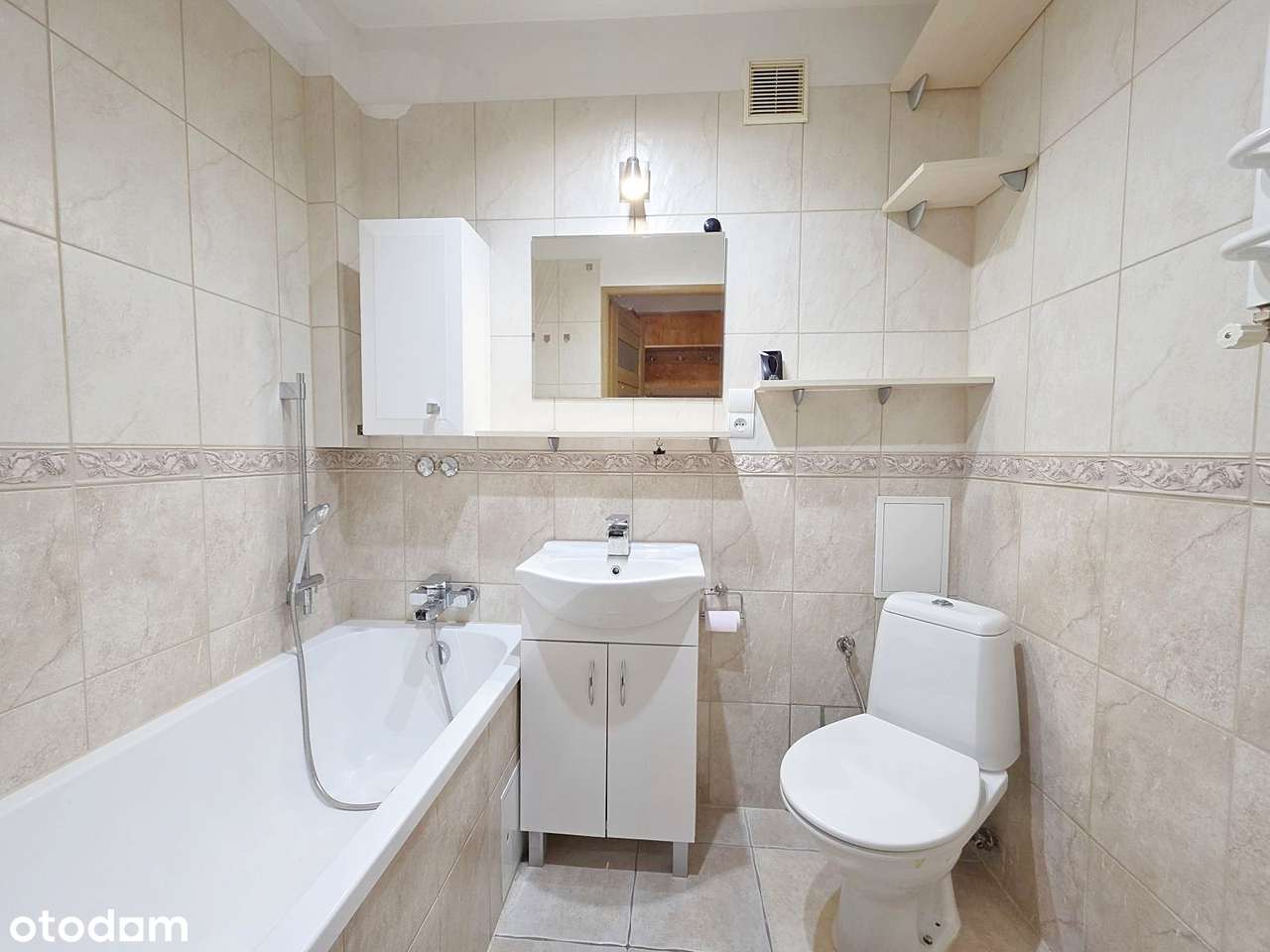2-pokojowe, balkon, meble w kuchni oraz 2 szafy, ul. Kolejowa-13