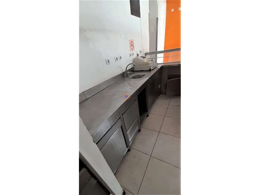 Café e Restaurante no Alto do Índio, Sobreda - Grande imagem: 5/13