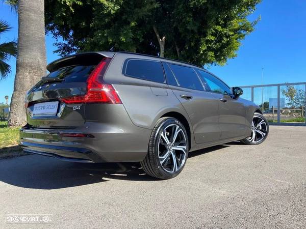 Volvo V60 2.0 B4 Plus Dark Auto - 27