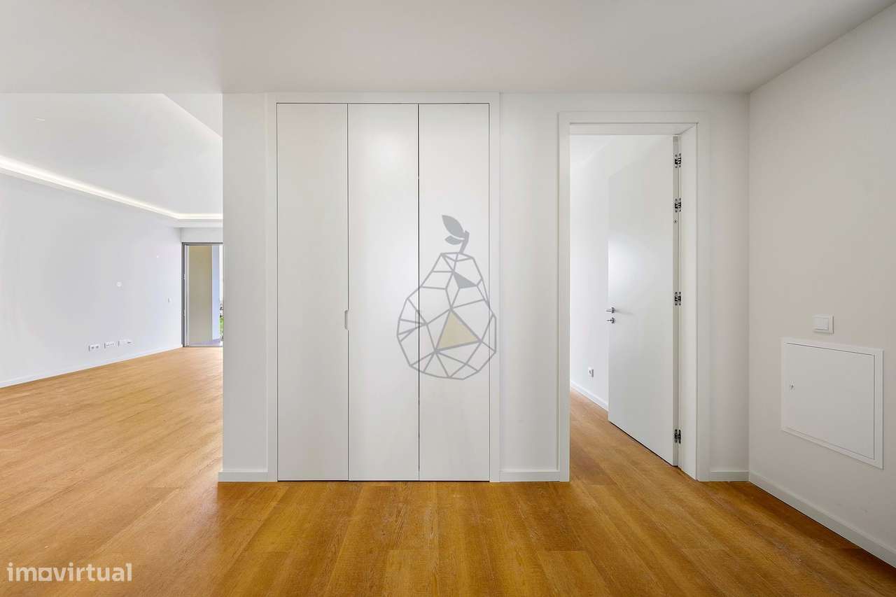 Apartamento com 2 quartos ,Piscina e lugar de estacionamento em Alvor - Grande imagem: 4/32