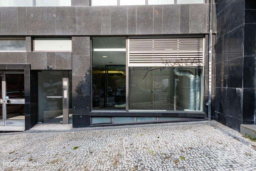 Loja / Estabelecimento Comercial em Cedofeita, Santo Ildefonso, Sé, Mi - Grande imagem: 2/26